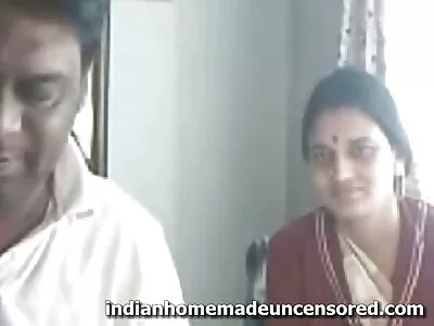 ഭാര്യയുടെ അതിഥിയെ രസിപ്പിക്കുന്ന വൃത്തികെട്ട വഴി