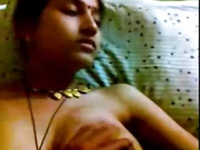 അലൂറ ജെൻസൺ വളരെ പരിചയസമ്പന്നനായ പ്രൊഫസറാണ്