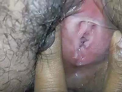 ഗുരുതരമായ ബിസിനസ്സിലെ ഹോട്ട് സ്റ്റാർലെറ്റ്