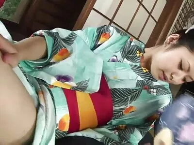 വക്രതയുള്ള രണ്ട് MILF-കൾ കാമത്തോടെ പരസ്പരം നക്കുന്നു